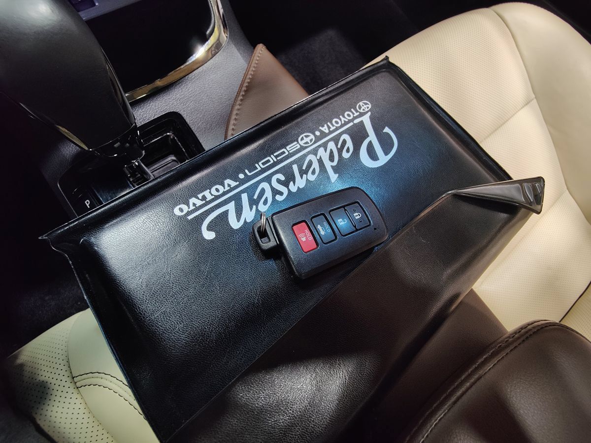 Used 2015 Toyota Avalon Limited FWD image 44