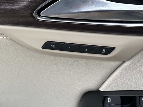 Certified 2023 Buick Envision Avenir image 13