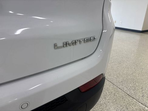 Used 2024 Jeep Compass Limited image 12