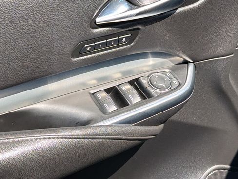 Used 2020 Cadillac XT4 Premium Luxury FWD image 22