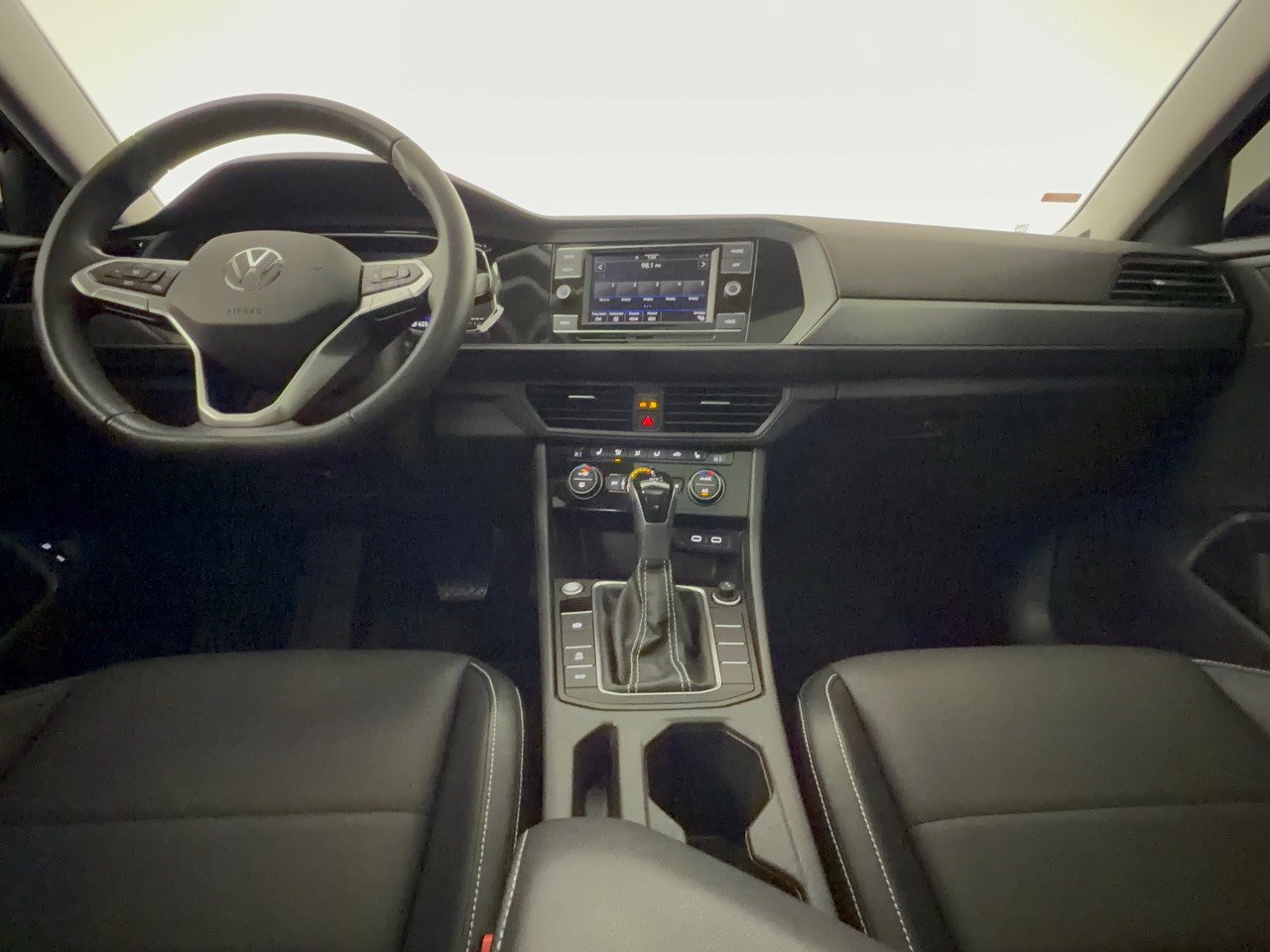 Used 2023 Volkswagen Jetta SE FWD image 17