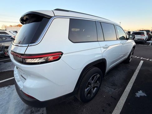 Used 2023 Jeep Grand Cherokee L Limited w/ Luxury Tech Group II image 6