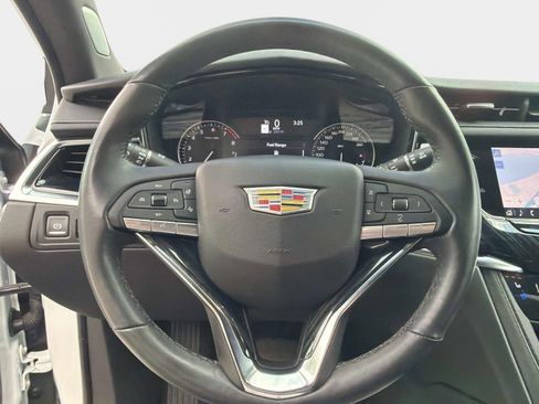 Used 2024 Cadillac XT6 Premium Luxury AWD/4WD image 41