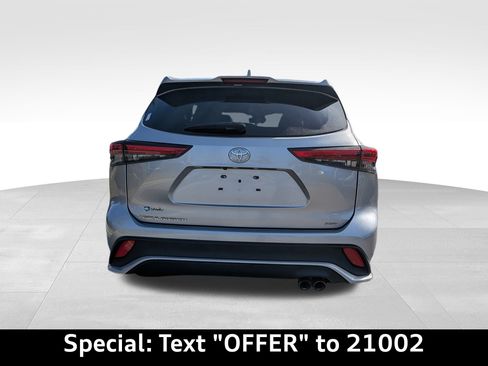 Used 2023 Toyota Highlander XSE image 5