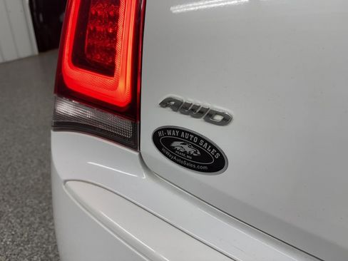 Used 2018 Chrysler 300 S w/ 300S Premium Group image 8