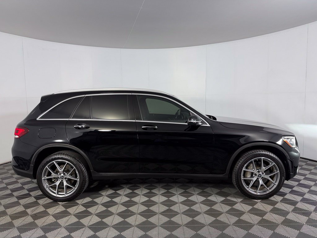 Used 2022 Mercedes-Benz GLC 300 4MATIC w/ AMG Line image 5
