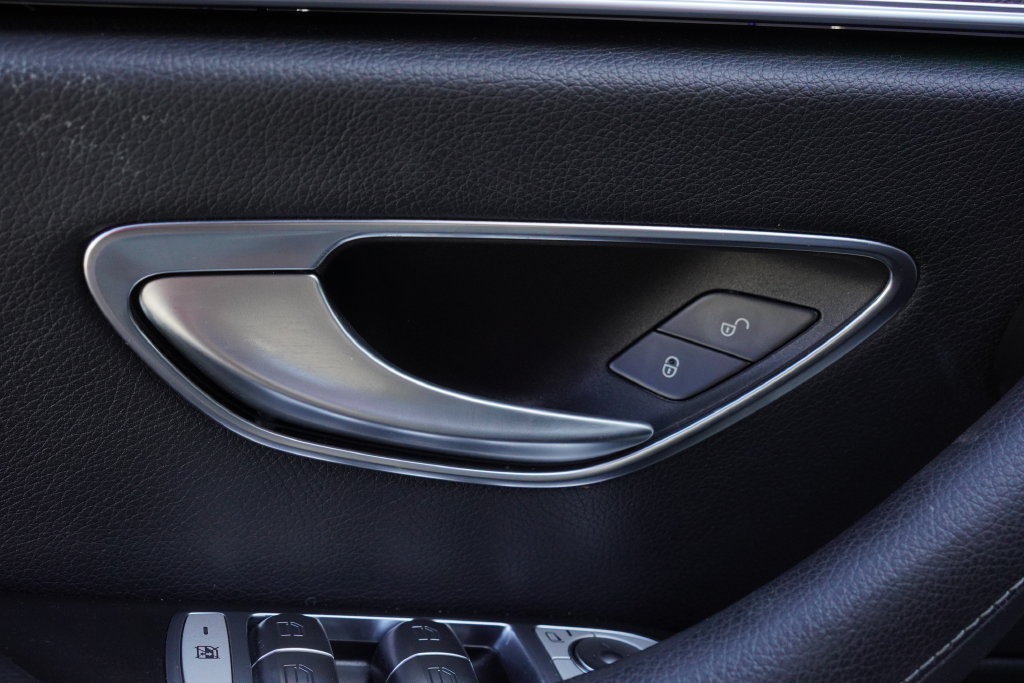 Used 2022 Mercedes-Benz E 350 Sedan image 16