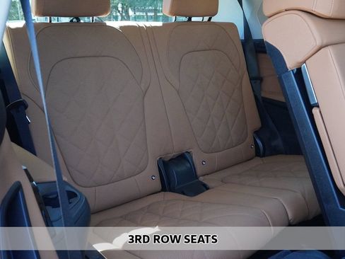 Used 2024 BMW X7 xDrive40i w/ Premium Package AWD/4WD image 10