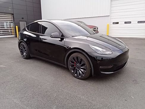 Used 2022 Tesla Model Y Performance AWD/4WD image 2