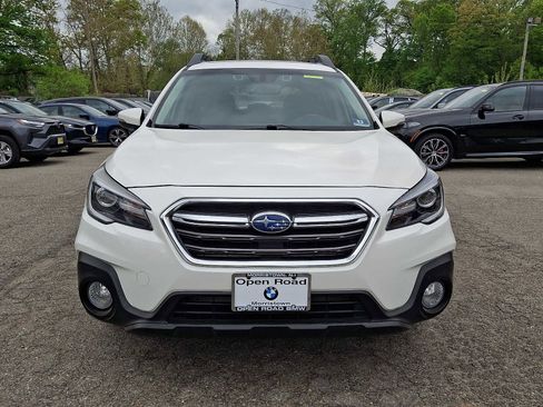 Used 2018 Subaru Outback 3.6R Limited AWD/4WD image 2