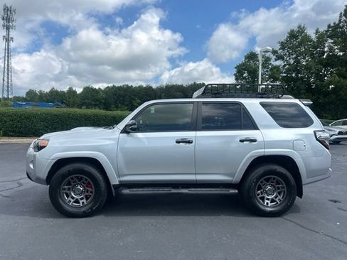 Used 2020 Toyota 4Runner Venture AWD/4WD image 12