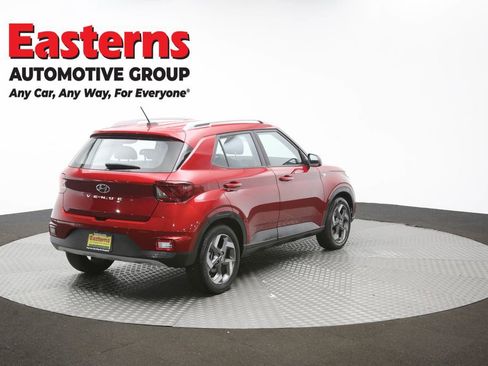 Used 2025 Hyundai Venue Limited image 40