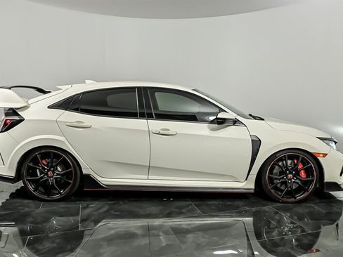 Used 2019 Honda Civic Type R image 10