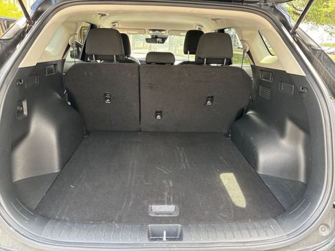 Used 2025 Kia Sportage LX image 28