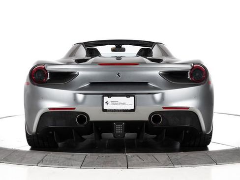 Used 2019 Ferrari 488 Spider RWD image 8