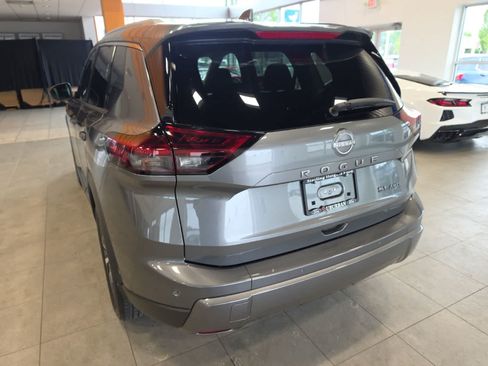 Used 2026 Nissan Rogue SL AWD/4WD image 10