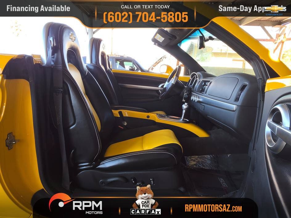 Used 2004 Chevrolet SSR w/ Preferred Equipment Group RWD image 14