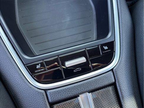 Used 2017 Porsche Panamera 4S image 42
