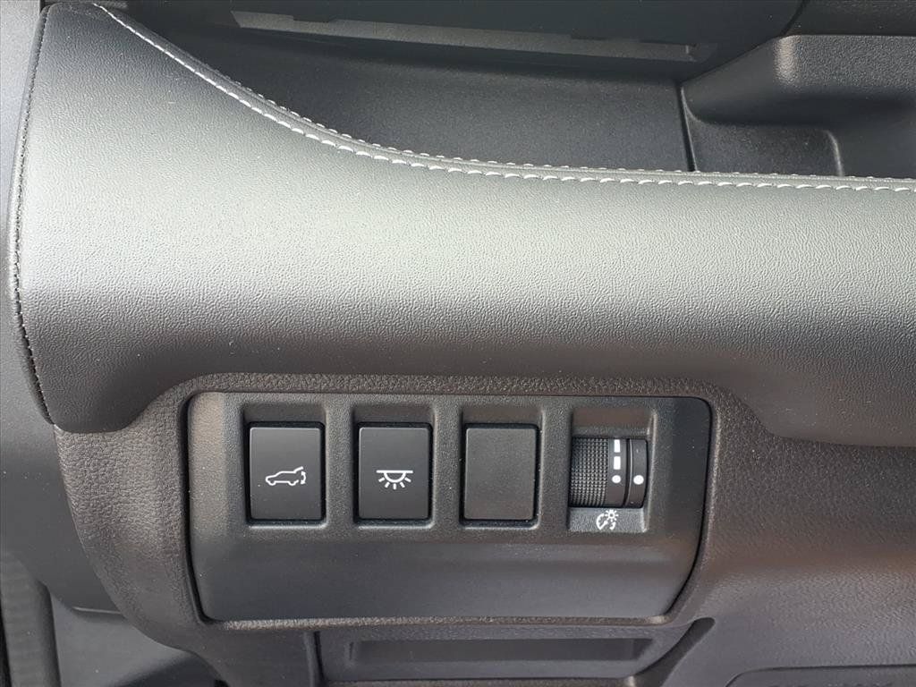 Used 2023 Subaru Ascent Touring AWD/4WD image 18
