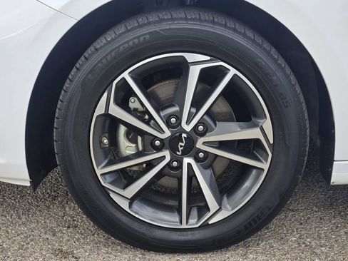 Used 2023 Kia Forte LXS image 10