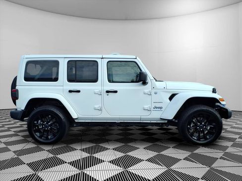 Certified 2024 Jeep Wrangler Unlimited Sahara AWD/4WD image 30