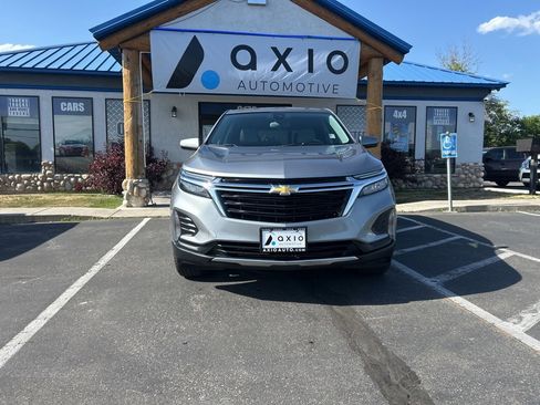 Used 2023 Chevrolet Equinox LT image 2
