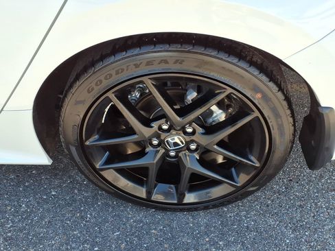 Used 2025 Honda Civic Sport image 11