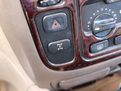 Used 2000 Toyota Land Cruiser AWD/4WD image 37