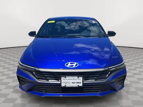Used 2025 Hyundai Elantra Sport FWD image 2
