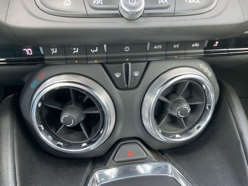 Used 2019 Chevrolet Camaro LT w/ Technology Package RWD image 44