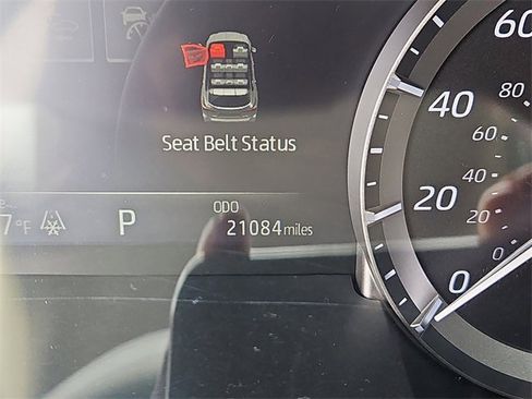 Used 2023 Toyota Highlander XLE image 13