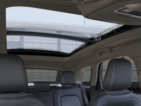 New 2025 Lincoln Corsair FWD w/ Equipment Group 101A image 22