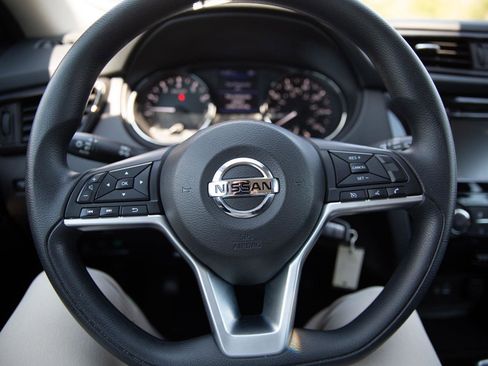 Used 2020 Nissan Rogue S AWD/4WD image 10