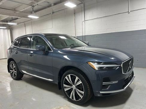 Used 2022 Volvo XC60 T8 Inscription w/ Advanced Package image 4