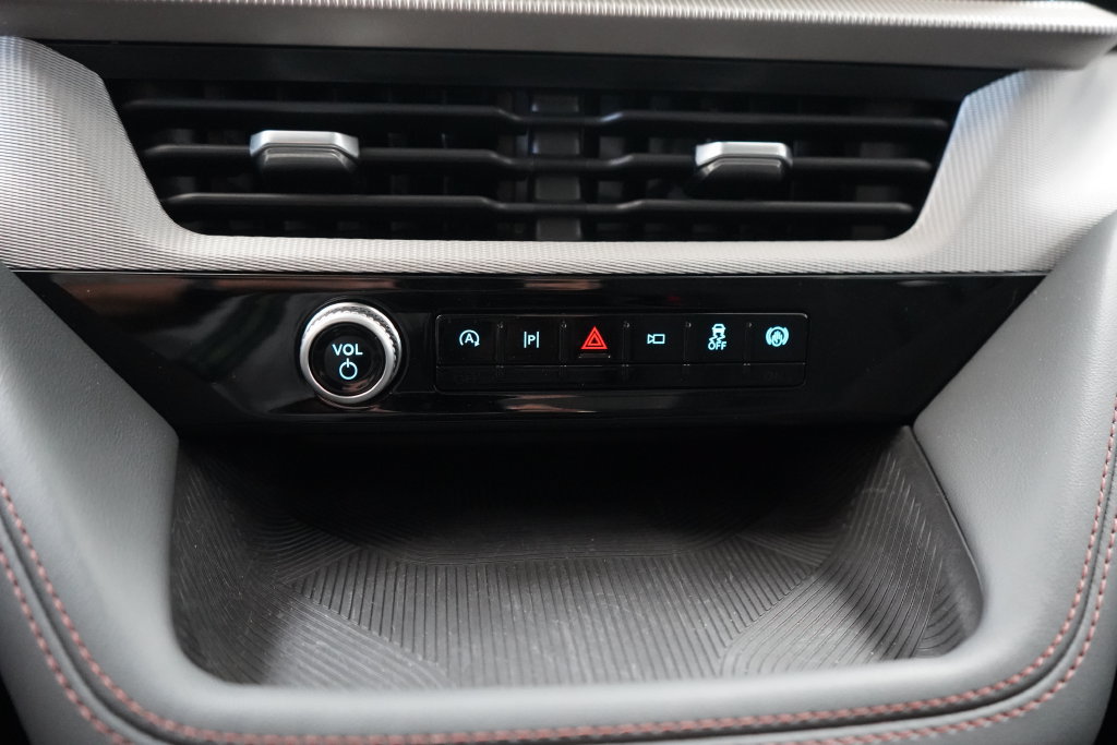New 2026 Ford Explorer Active RWD image 39