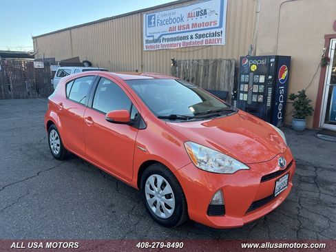 Used 2012 Toyota Prius C One image 2