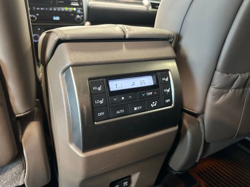 Used 2023 Lexus GX 460 Premium image 37