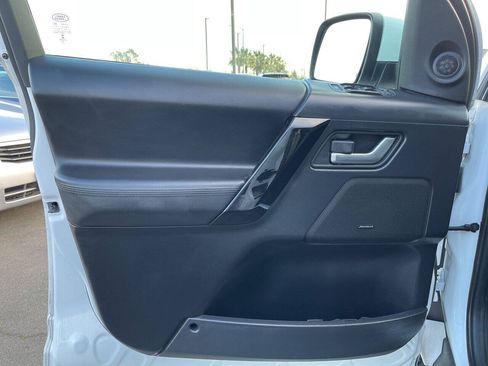 Used 2013 Land Rover LR2 HSE AWD/4WD image 10