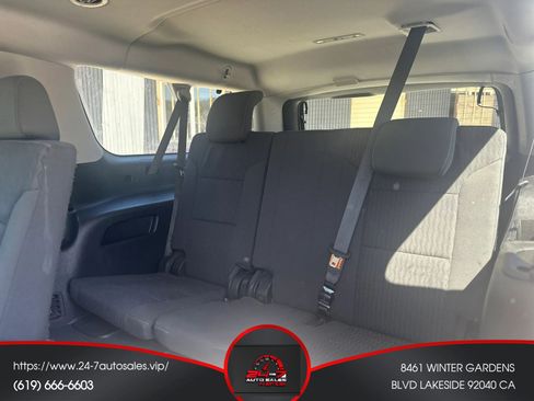 Used 2019 Chevrolet Suburban LS w/ All-Season Package RWD image 13