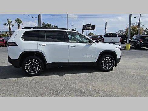 New 2026 Jeep Cherokee Limited AWD/4WD image 32