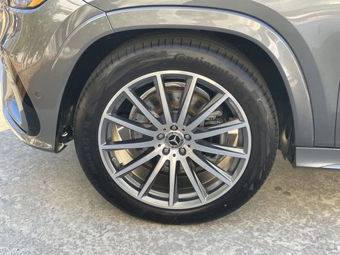 Certified 2025 Mercedes-Benz GLS 450 4MATIC image 17