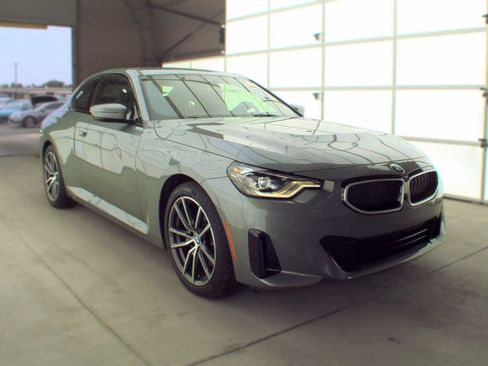 Used 2025 BMW 230i xDrive Coupe AWD/4WD image 4