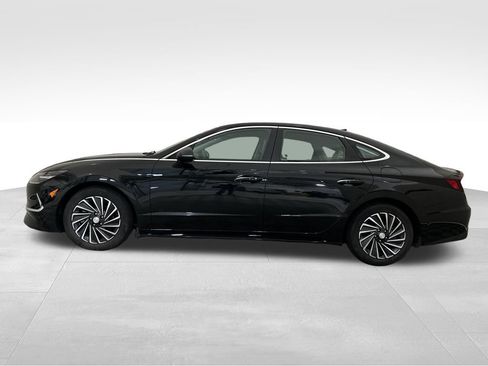 Used 2023 Hyundai Sonata SEL FWD image 2