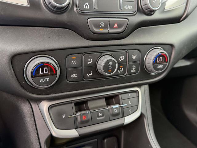 Used 2023 GMC Terrain SLT w/ Tech Package AWD/4WD image 31