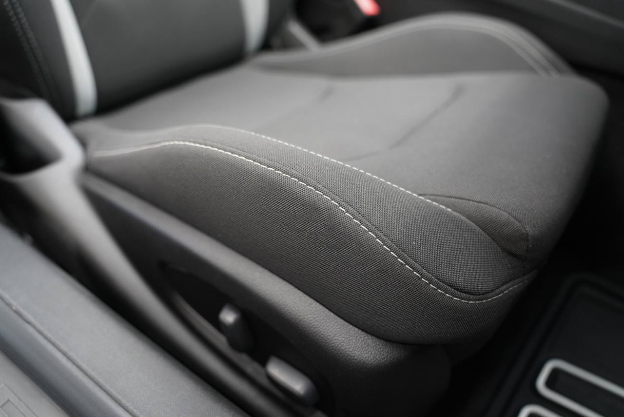 Used 2021 Chevrolet Camaro LT RWD image 33
