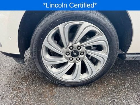 Certified 2024 Lincoln Navigator Reserve AWD/4WD image 11