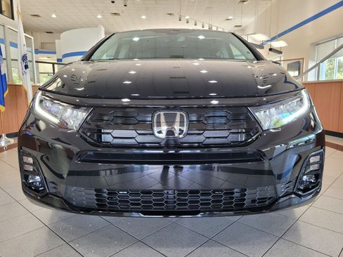 Used 2026 Honda Odyssey Elite image 2