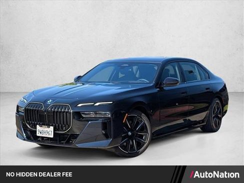 Used 2025 BMW i7 eDrive50 w/ M Sport Package RWD image 1