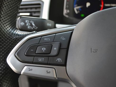 Used 2022 Volkswagen Atlas SEL Premium image 15