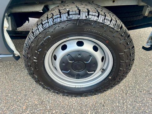 Used 2018 Ford Transit 250 130 Low Roof image 30